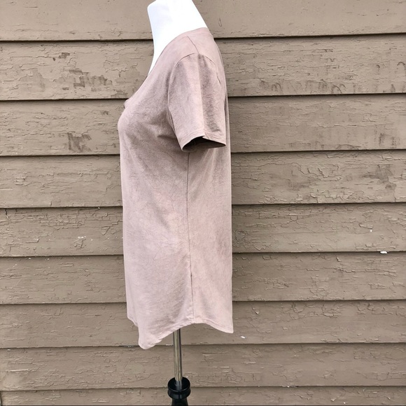 Laila Jayde faux suede basic tee! - Picture 5 of 8